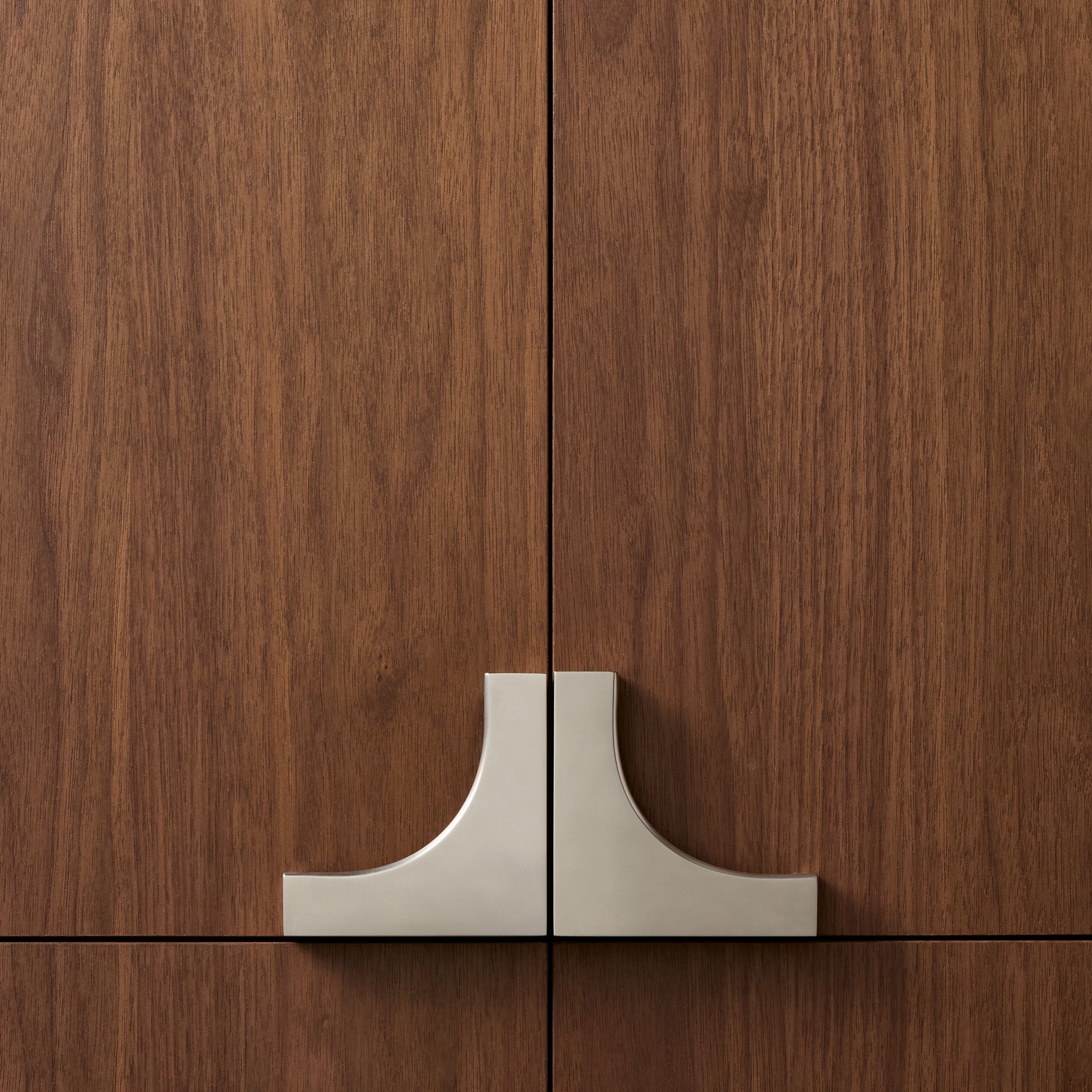 Avalon Corner Cabinet Pull, 4"