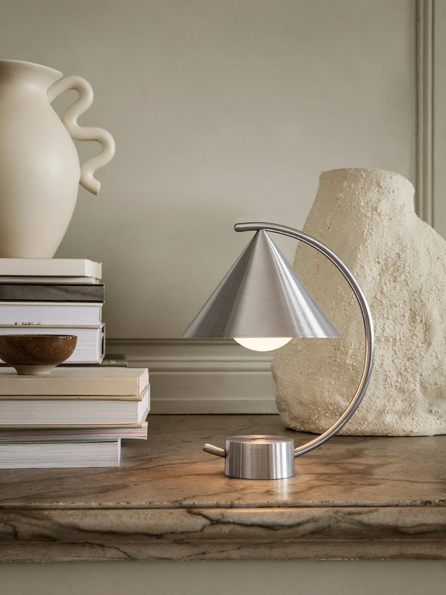 Meridian Lamp