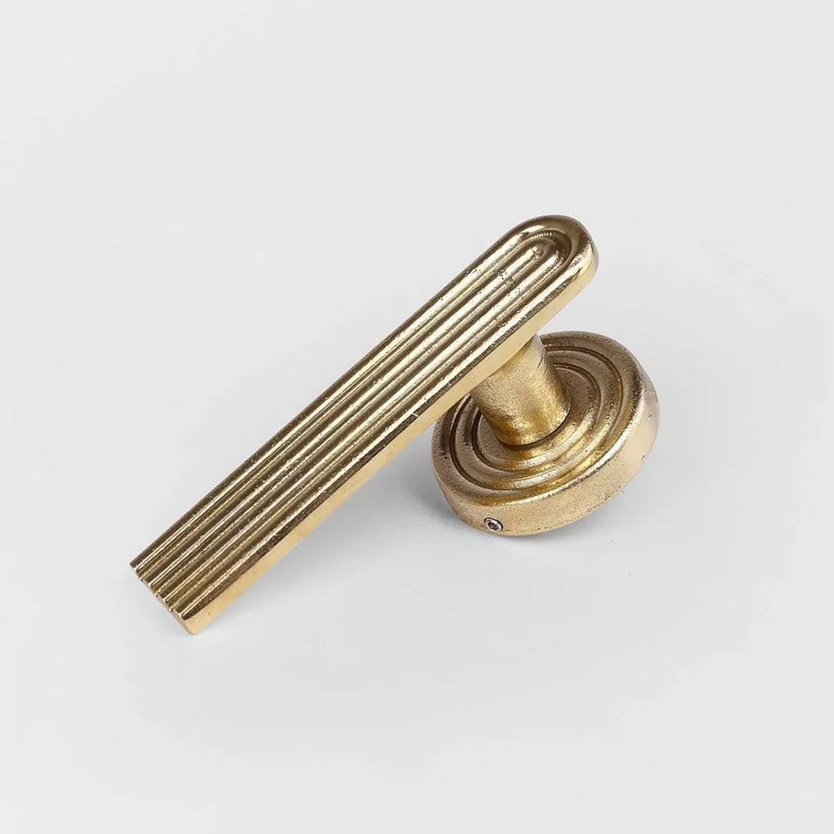 Forme 18 Fluted Door Lever