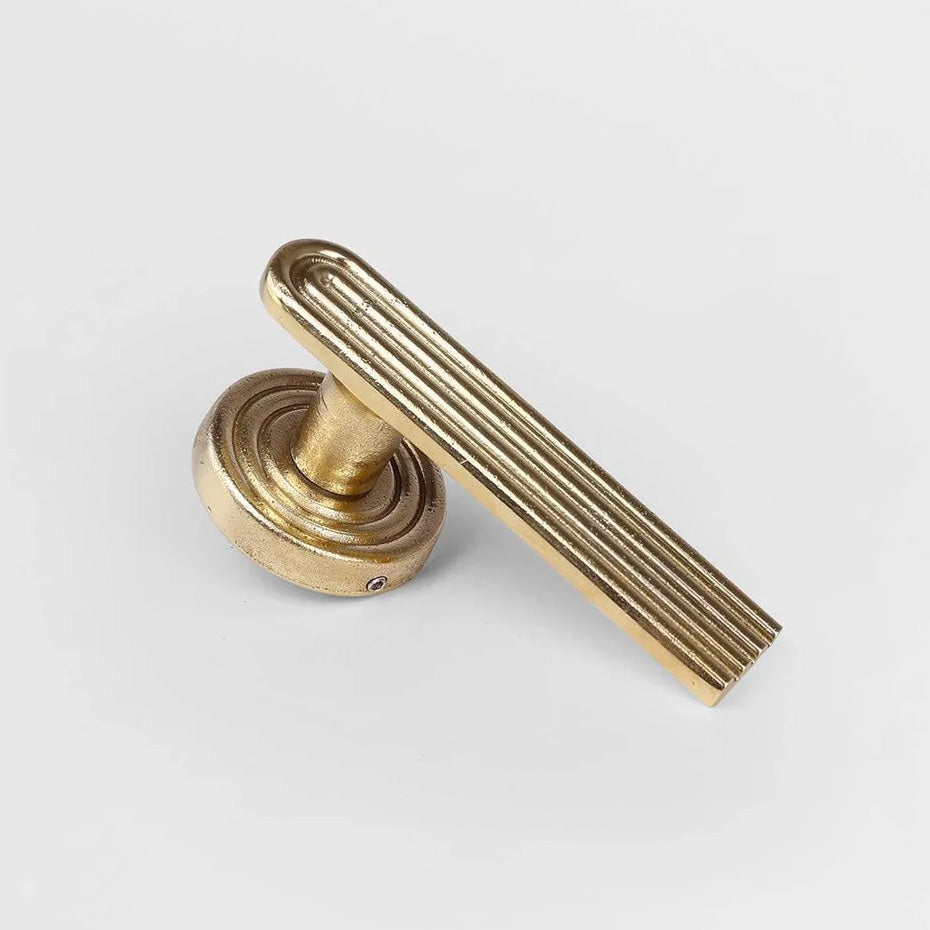 Forme 18 Fluted Door Lever
