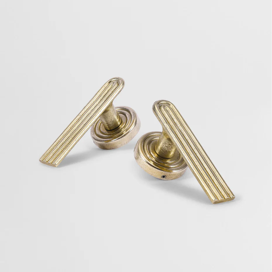Forme 18 Fluted Door Lever