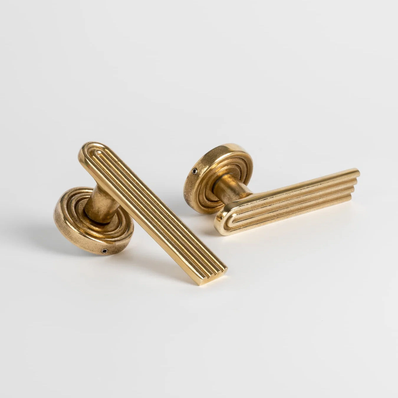 Forme 18 Fluted Door Lever