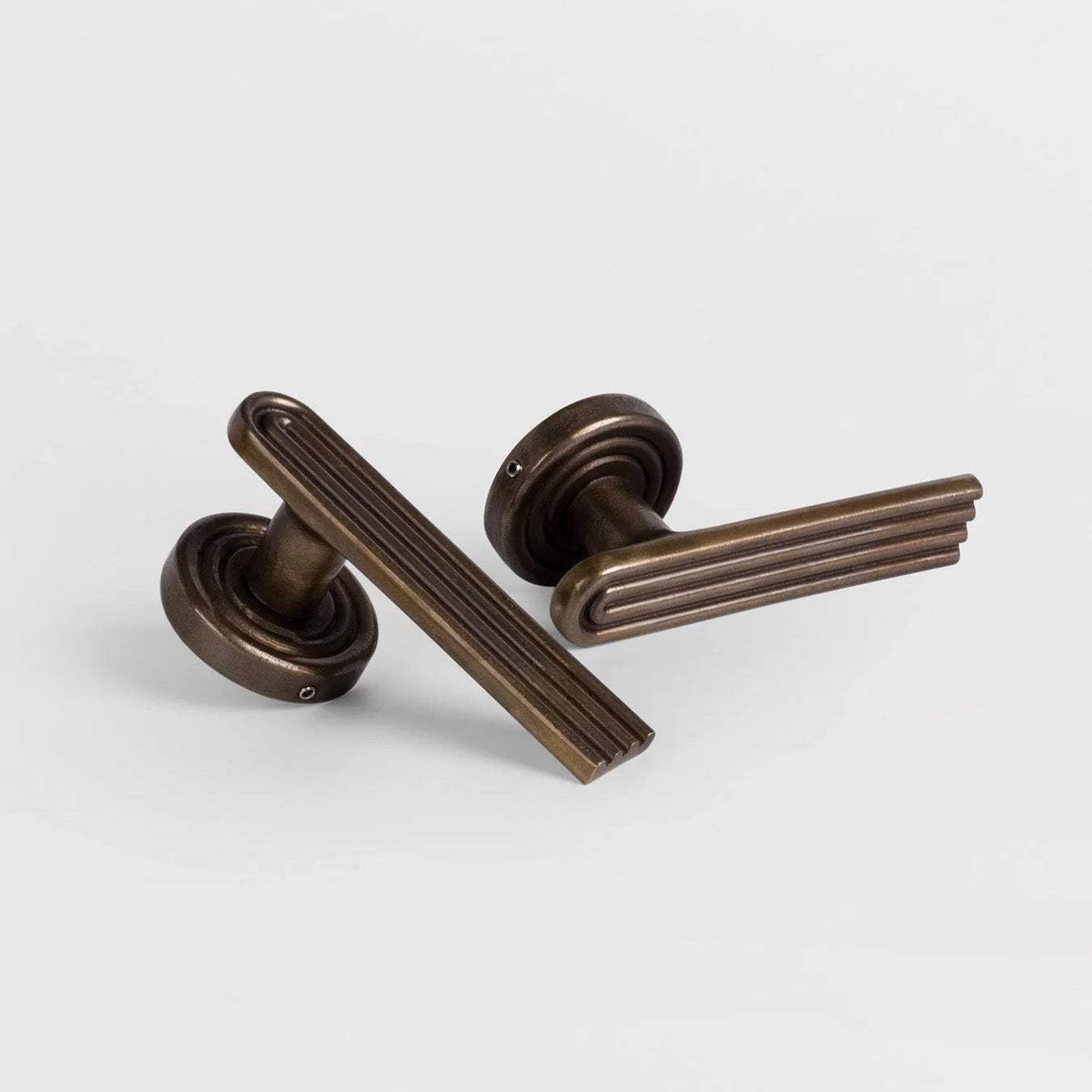 Forme 18 Fluted Door Lever