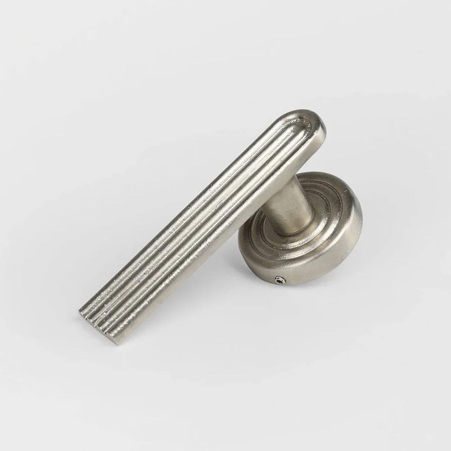 Forme 18 Fluted Door Lever