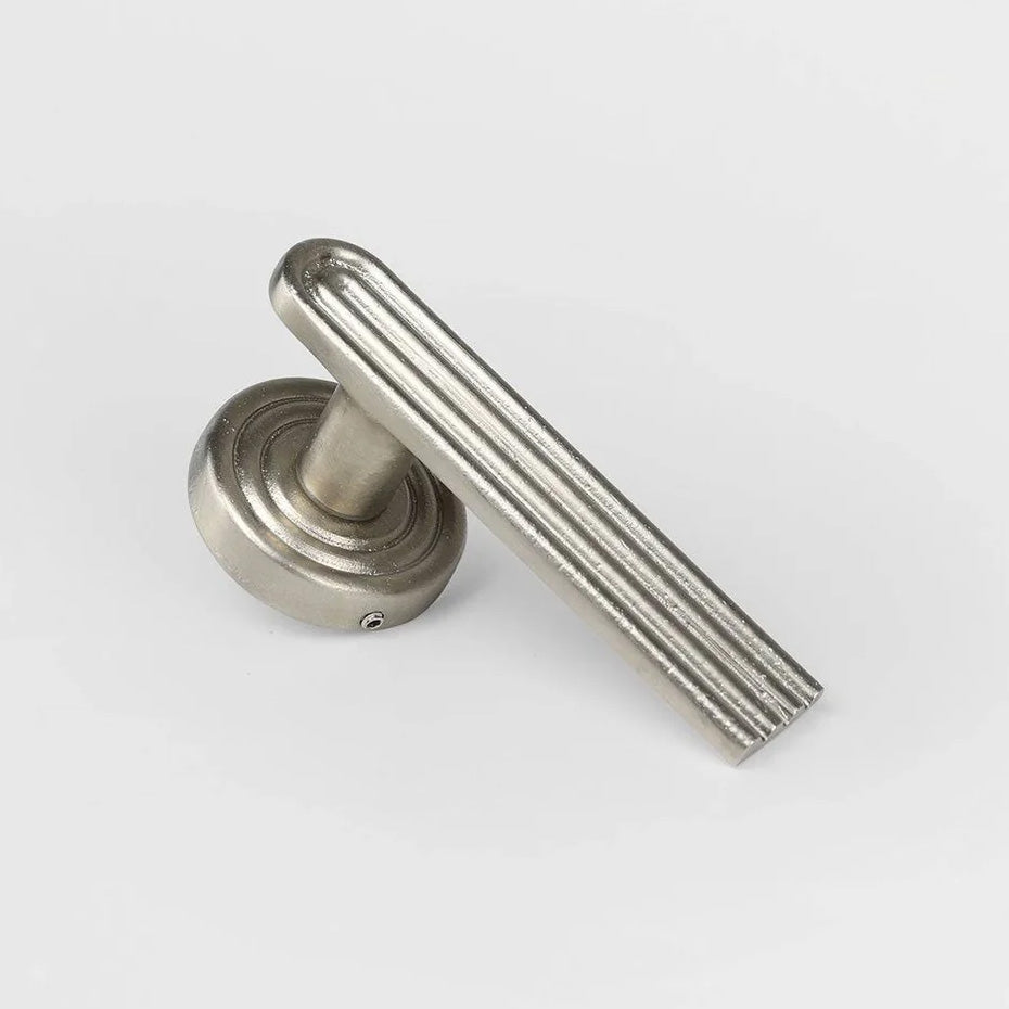 Forme 18 Fluted Door Lever