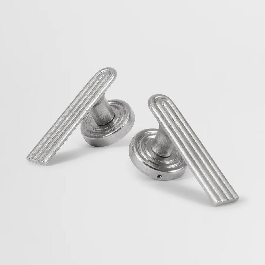Forme 18 Fluted Door Lever