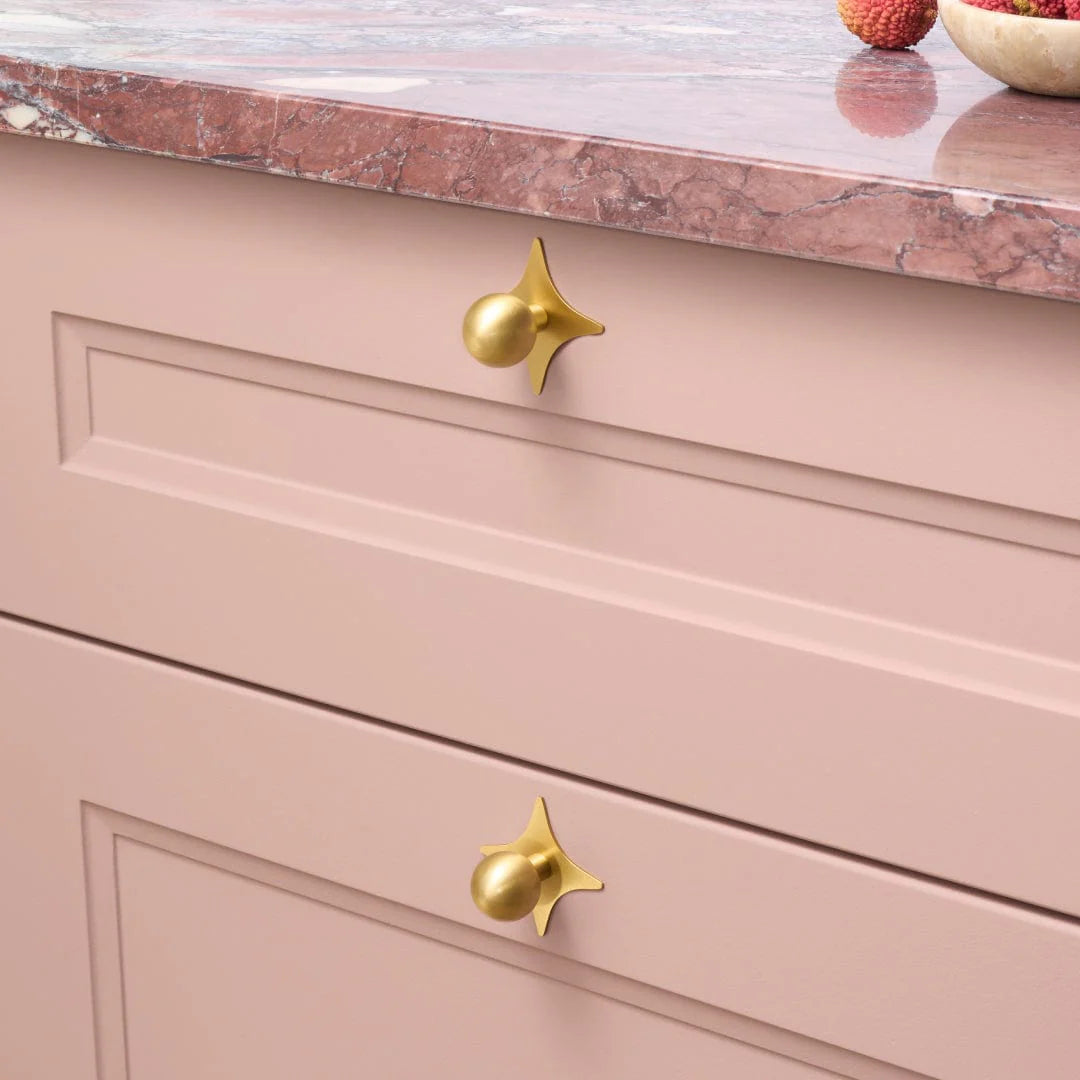 Bobbin Rounded Cabinet Knob with Star Backplate