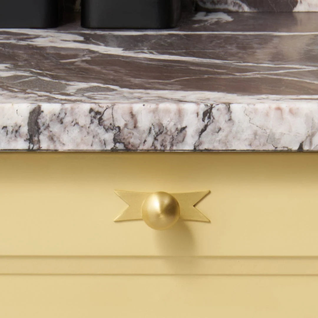 Bobbin Cabinet Knob and Ribbon Backplate