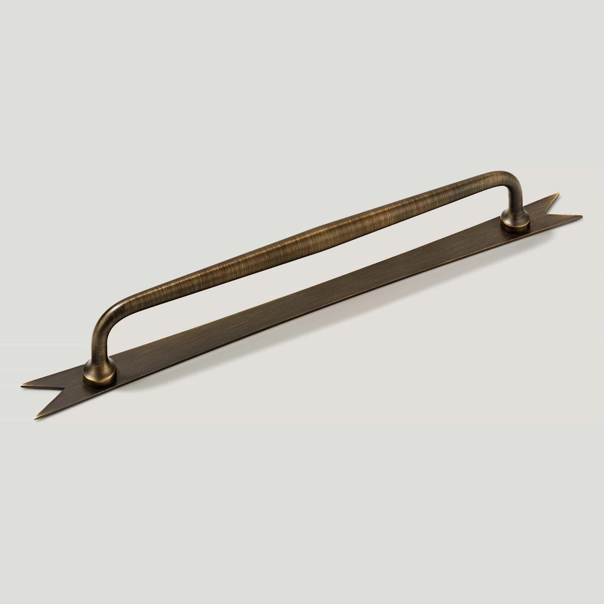 Grayson Cabinet Pull and Ribbon Backplate