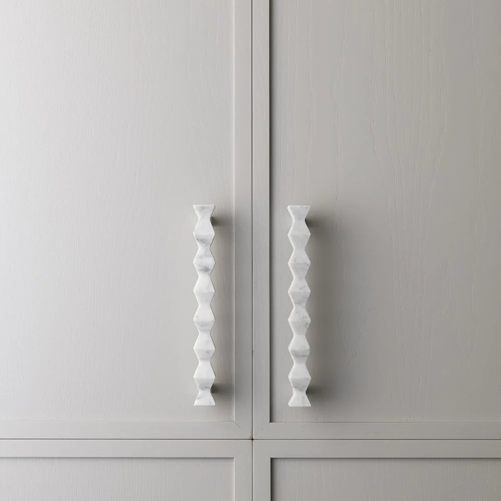 Forma Carrara Marble Cabinet Pull