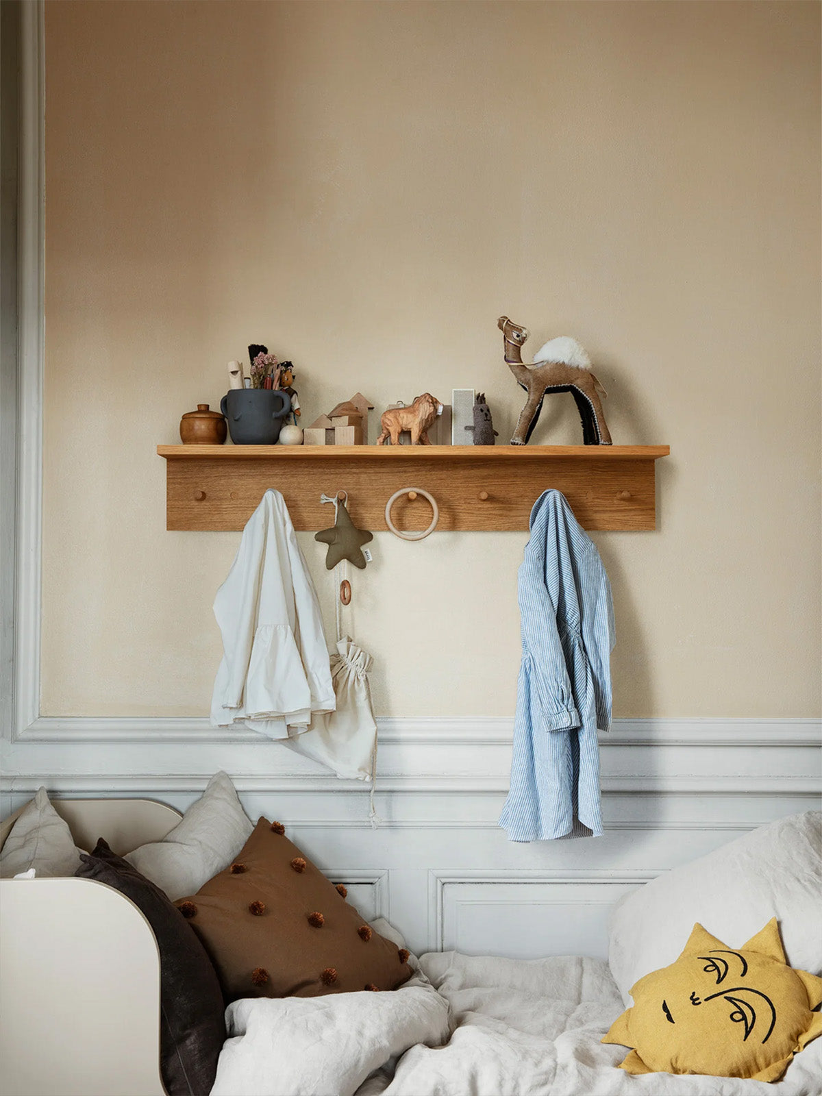 Place Rack Oak Shelf