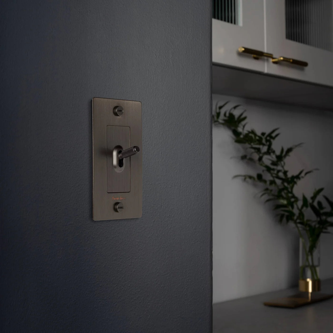 Cross Knurled 1-Toggle Light Switch