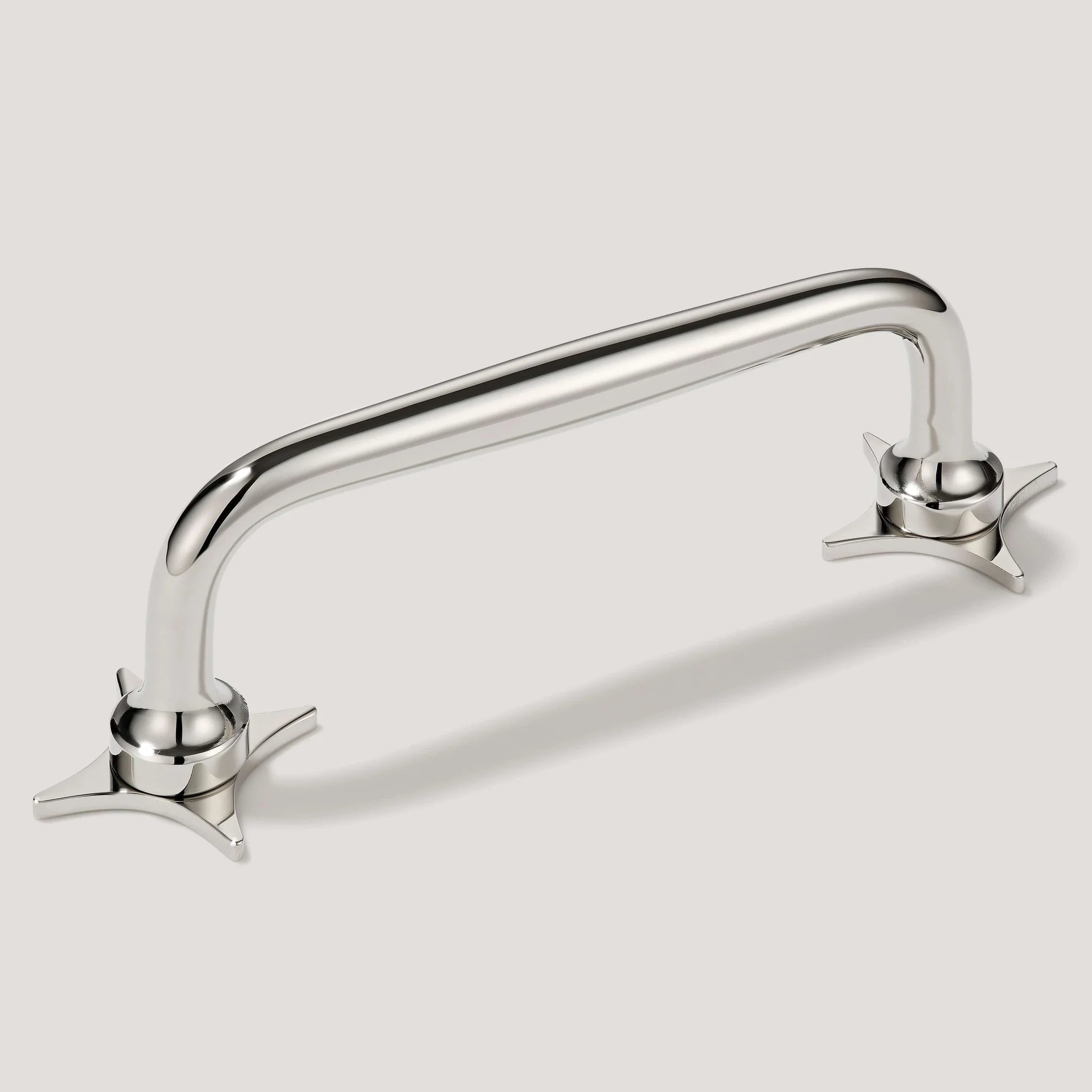 Ada Shaker Pull with Star Backplate