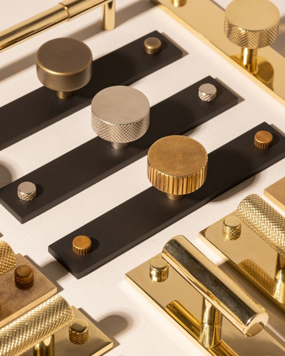 MIX Diamond Knurled Cabinet Knob & Backplate - Split Finish