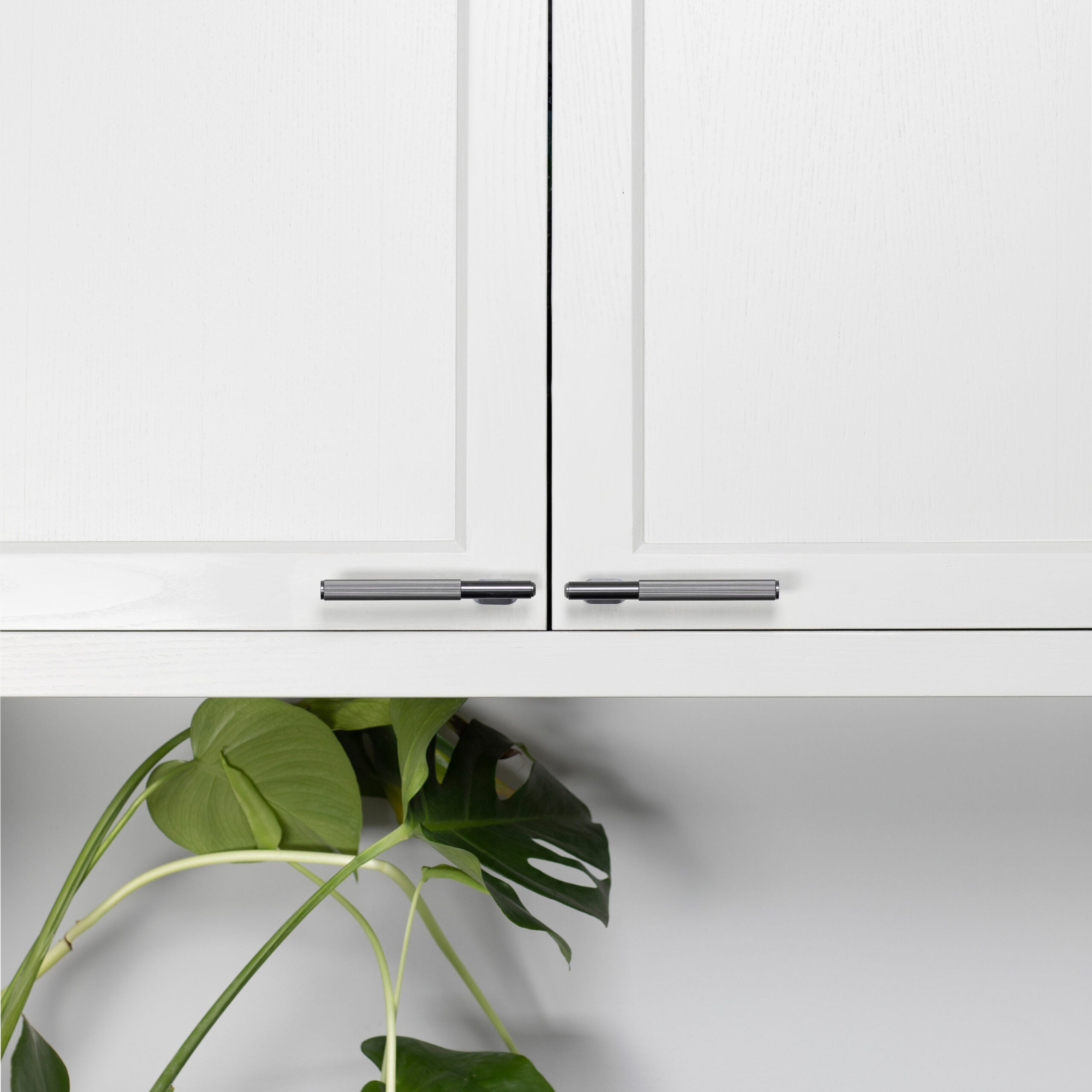 Linear L-Bar Cabinet Pull