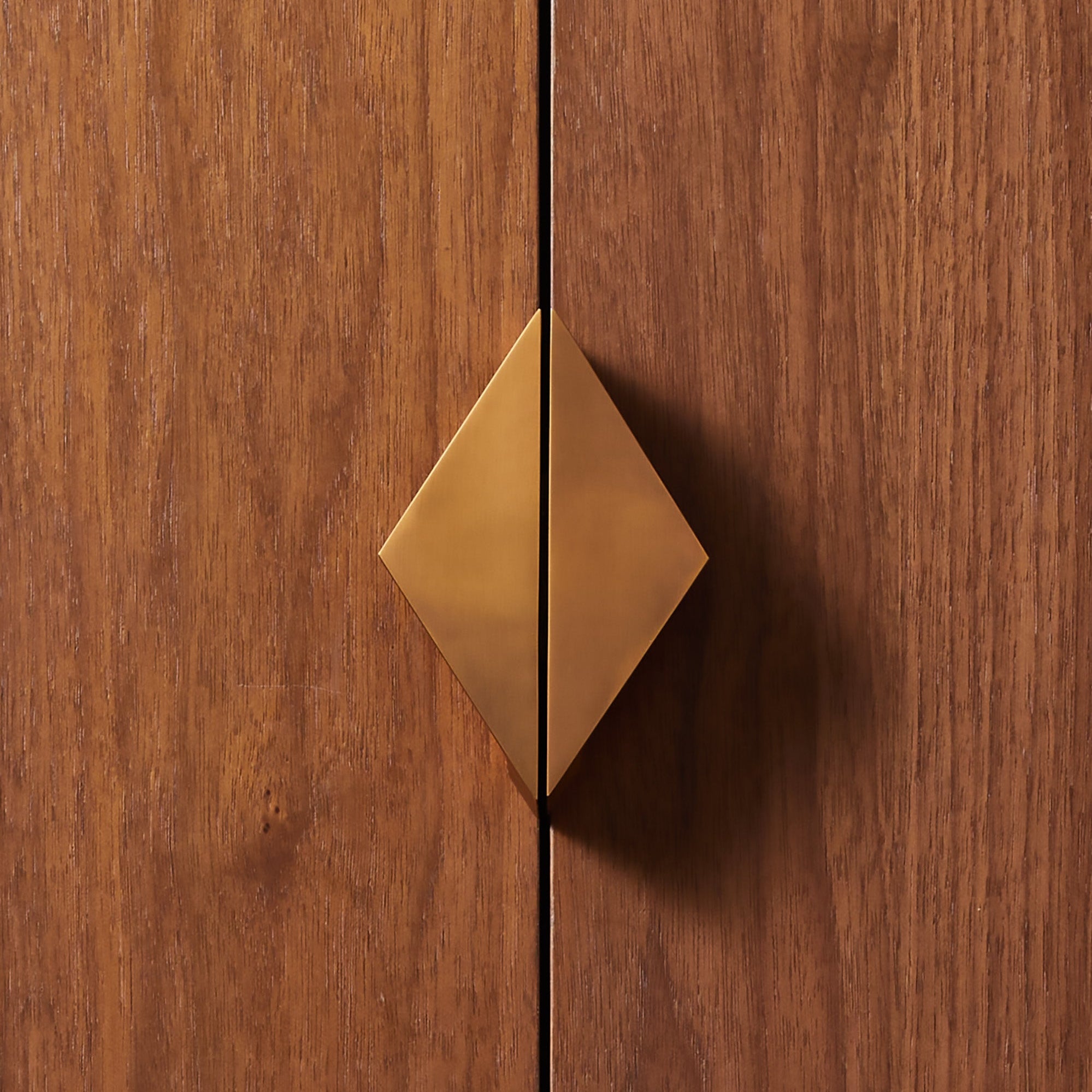 Dusk Triangular Cabinet Pull