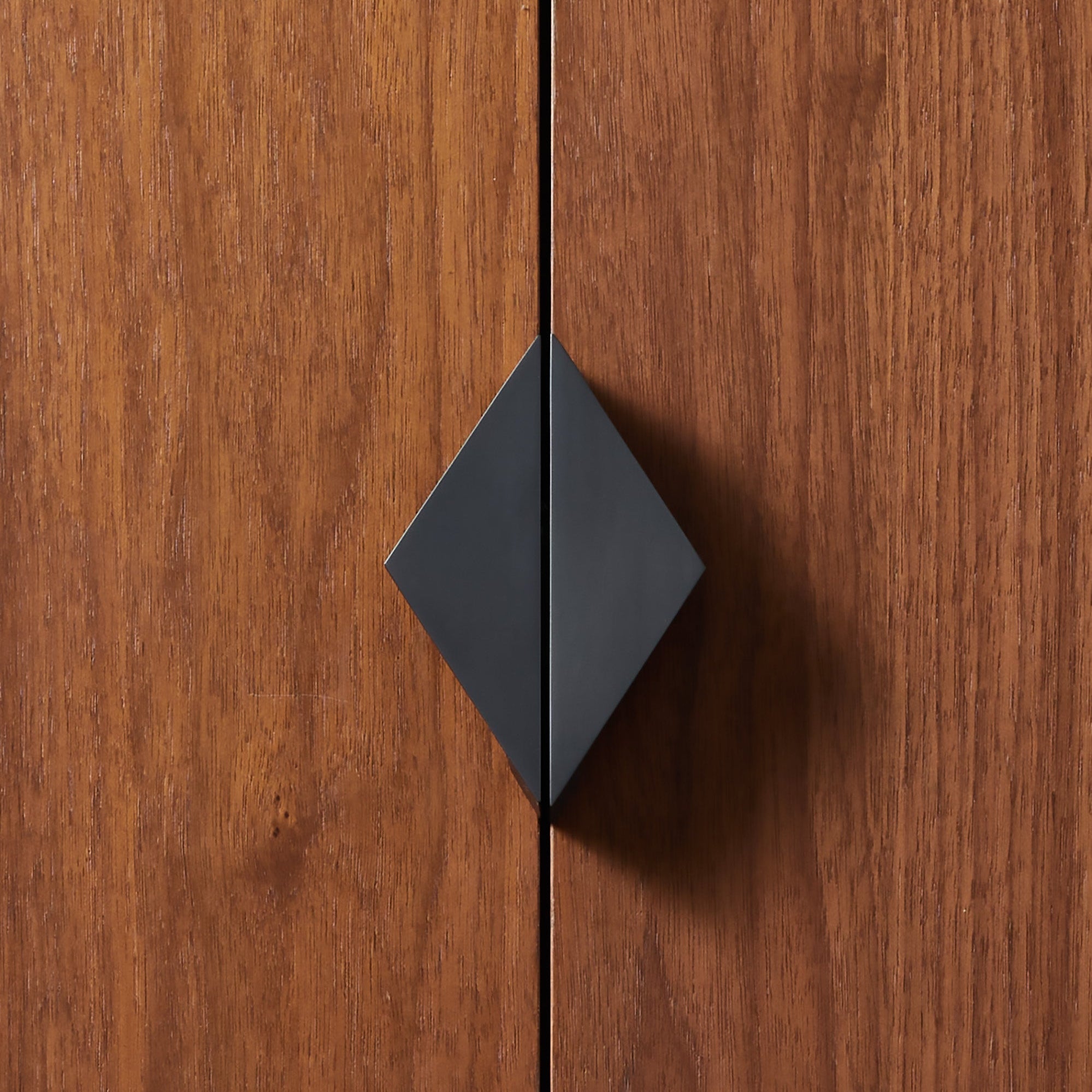 Dusk Triangular Cabinet Pull