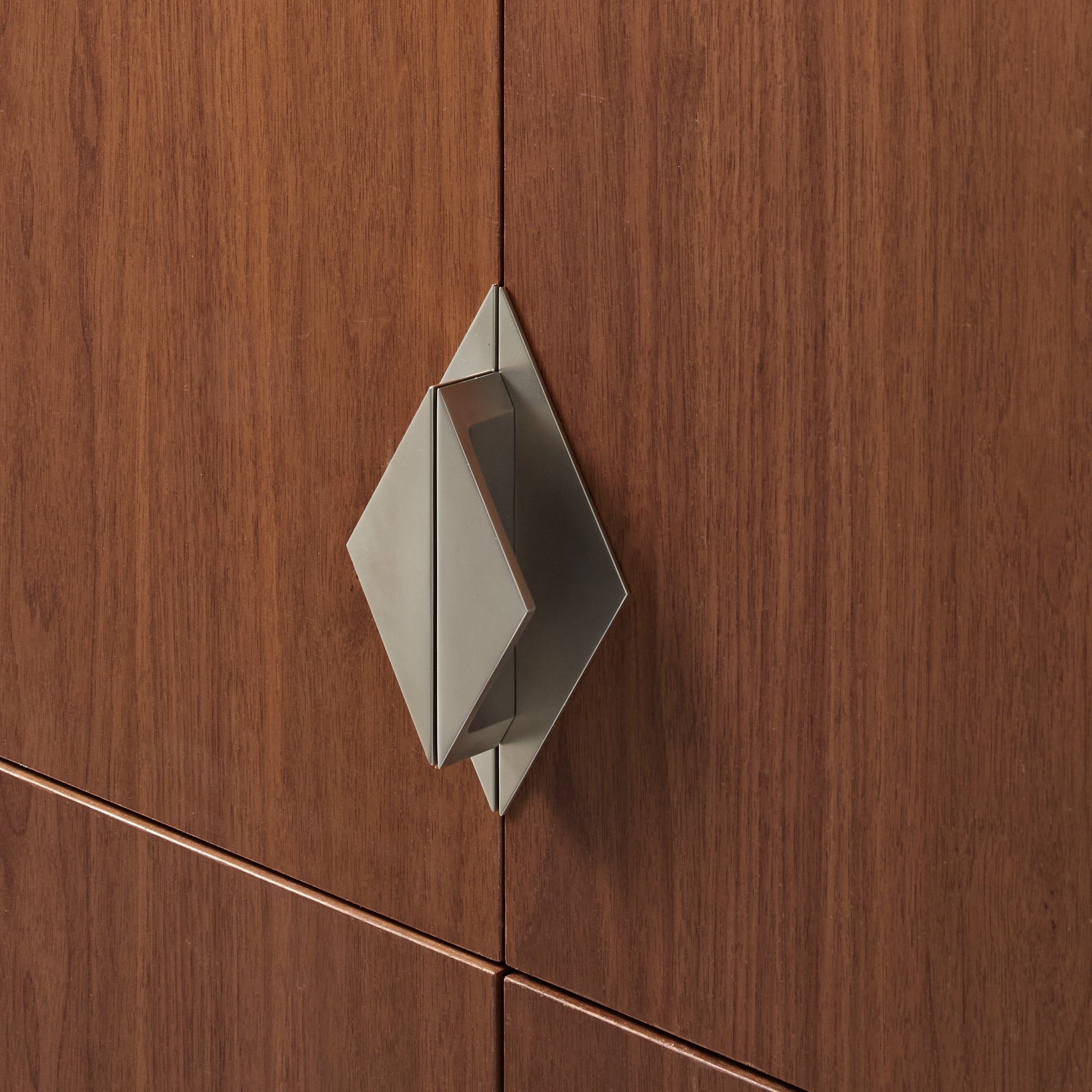 Dusk Triangular Cabinet Pull