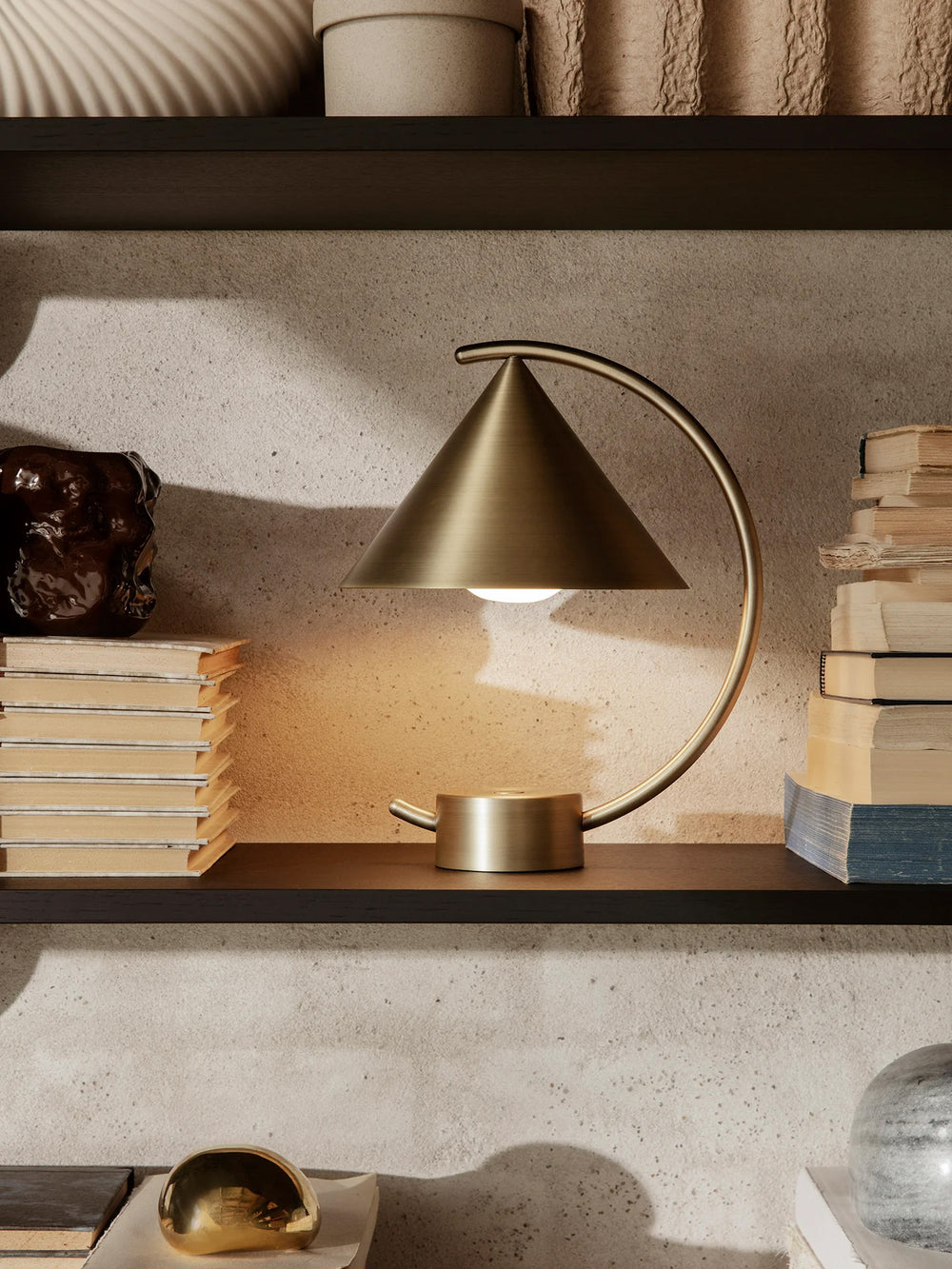 Meridian Wireless Table Lamp