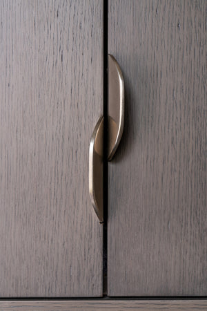 Rendezvous Catch Edge Cabinet Pull