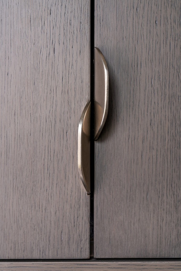 Rendezvous Catch Edge Cabinet Pull