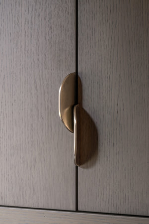 Rendezvous Catch Edge Cabinet Pull