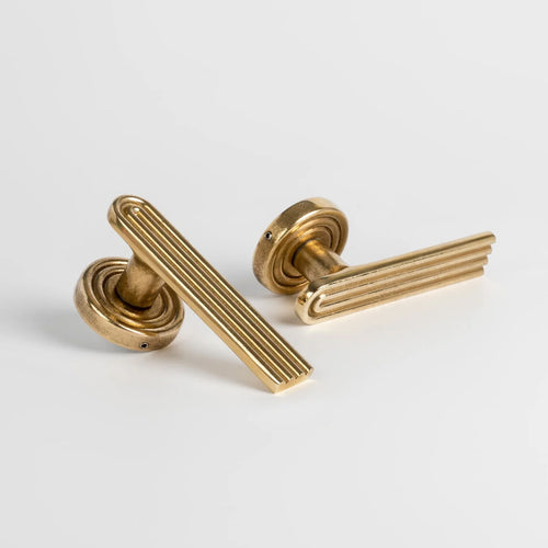 Forme 18 Fluted Door Lever