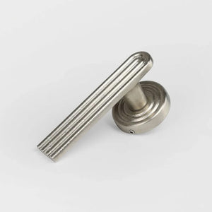 Forme 18 Fluted Door Lever