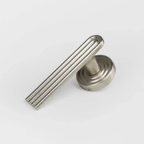 Forme 18 Fluted Door Lever