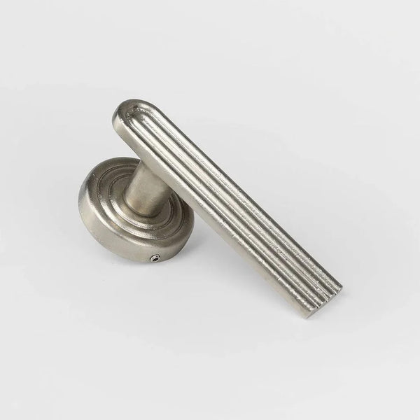 Forme 18 Fluted Door Lever