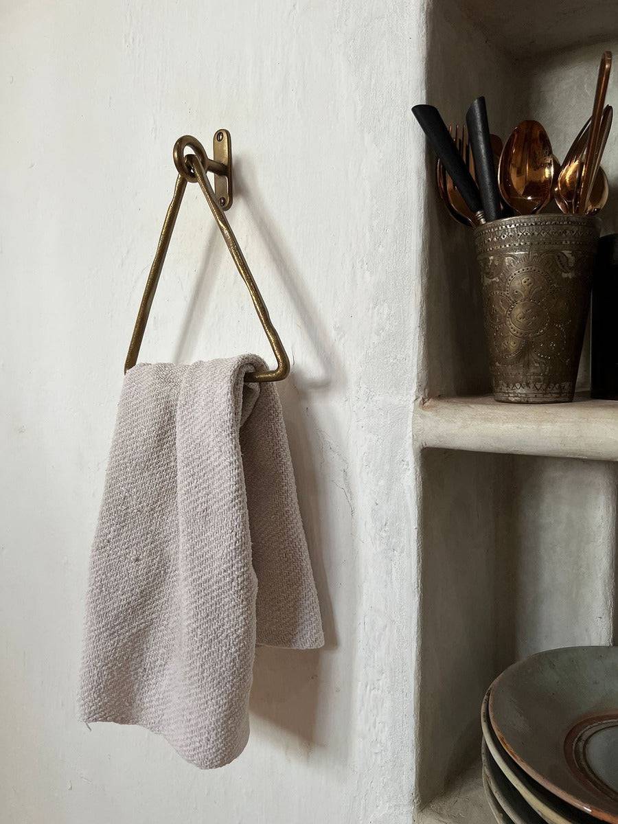 Forme 14 Triangular Towel Ring