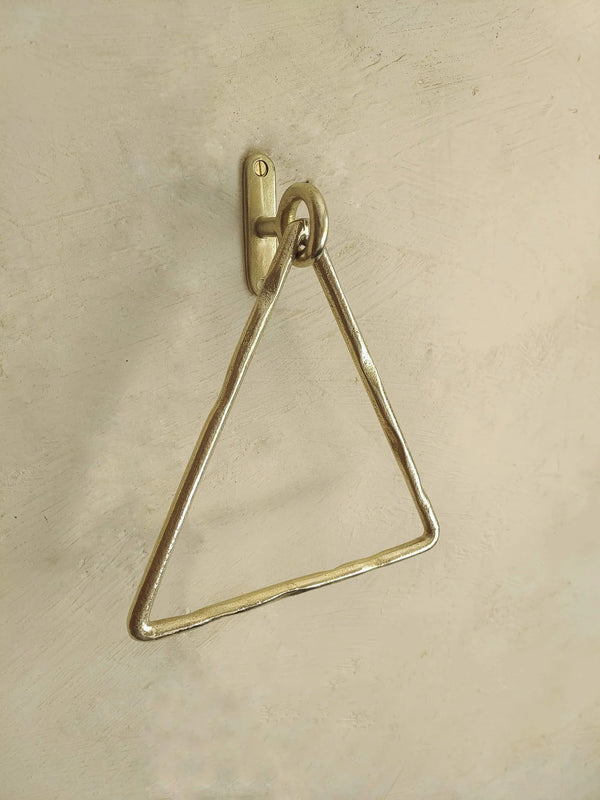 Forme 14 Triangular Towel Ring
