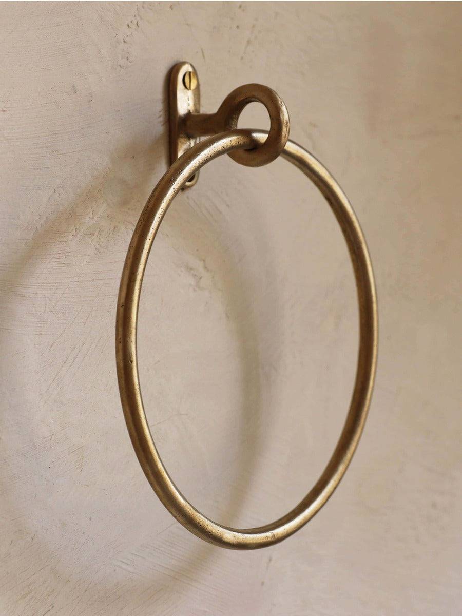 Forme 13 Circular Towel Ring