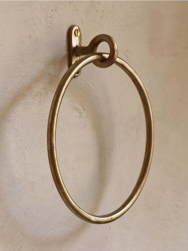 Forme 13 Circular Towel Ring