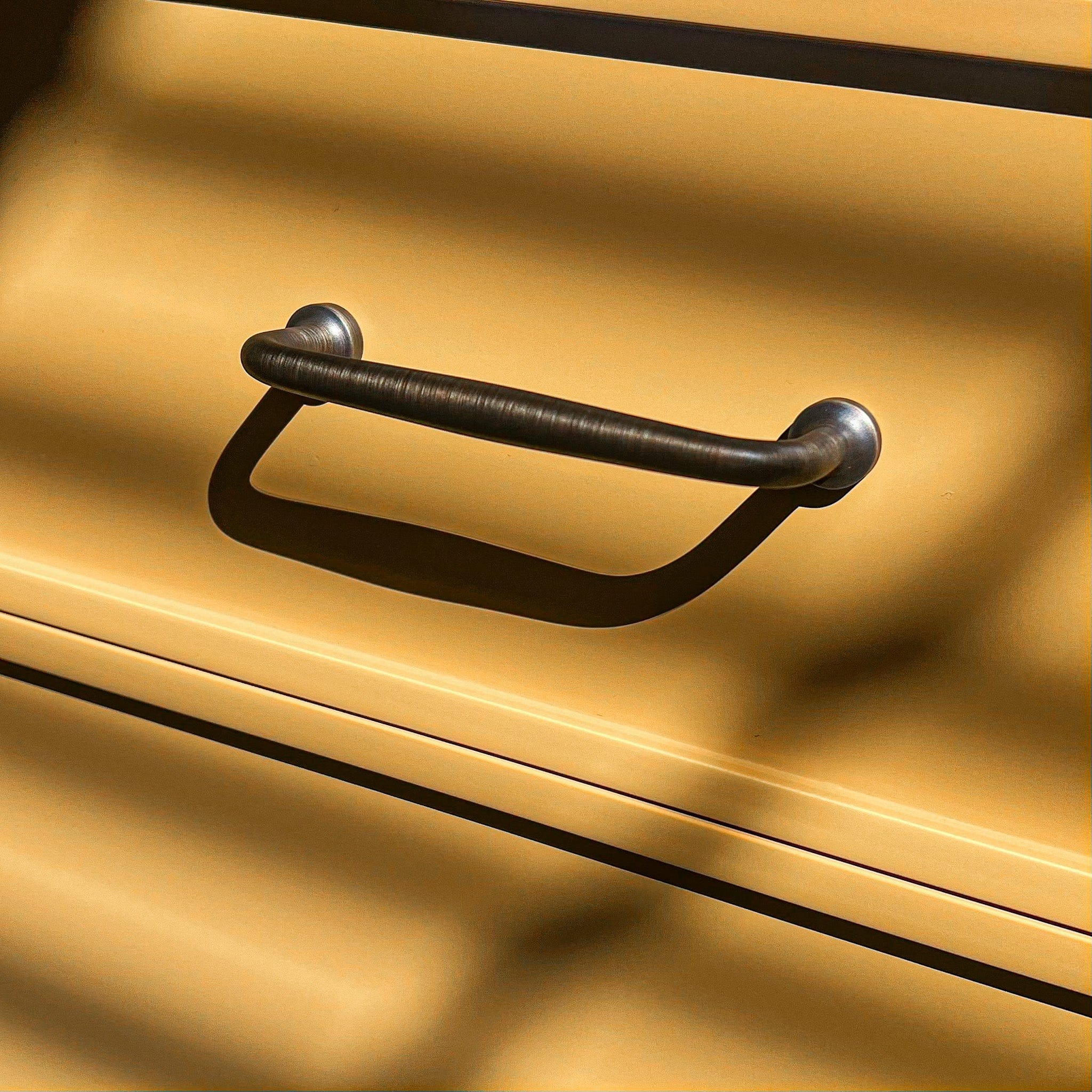 Grayson Traditional D Cabinet Pull