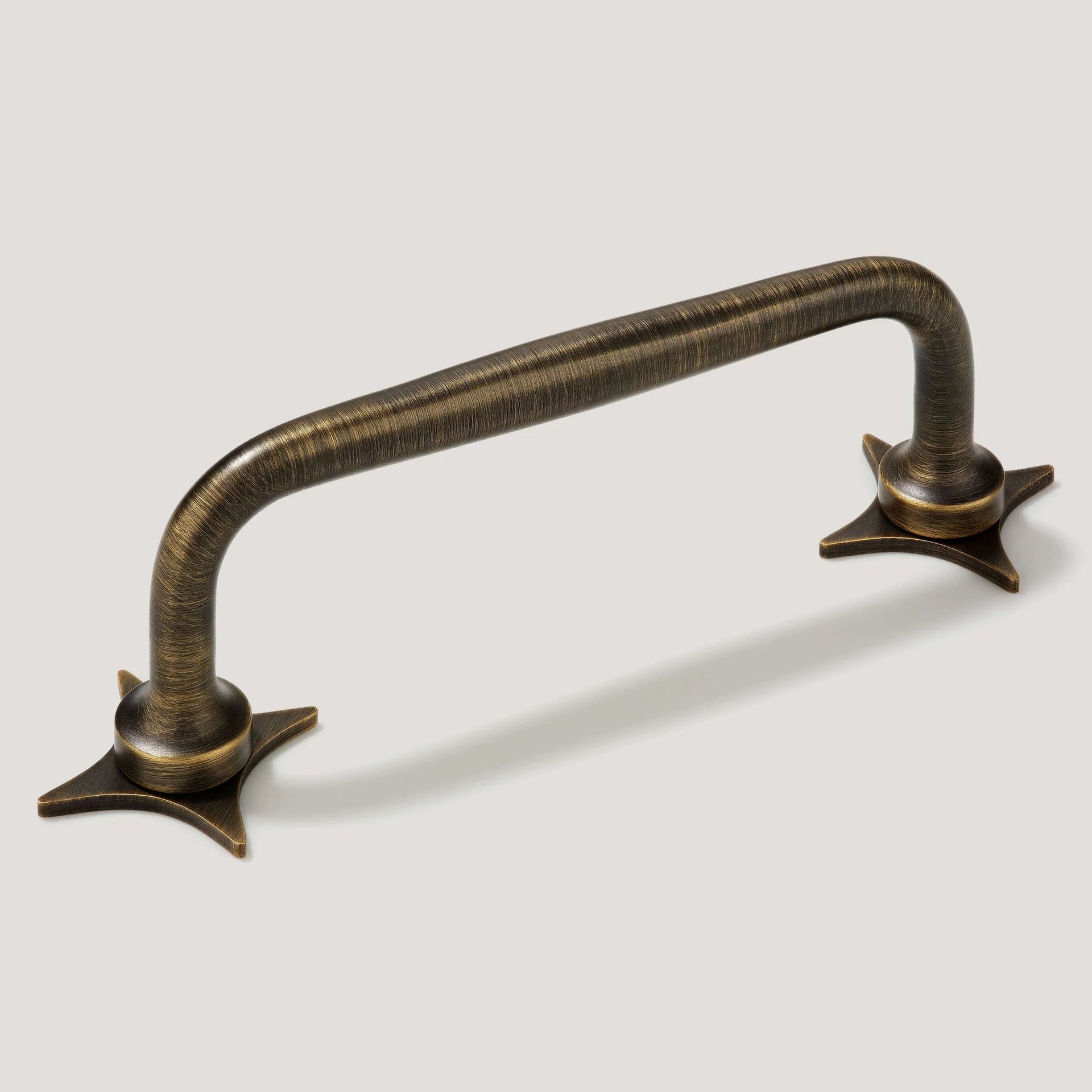 Grayson Shaker Pull with Star Backplate