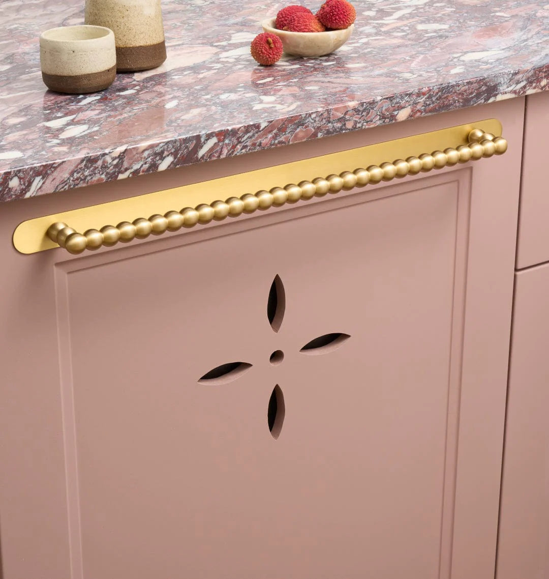 Bobbin D-Bar Cabinet Pull