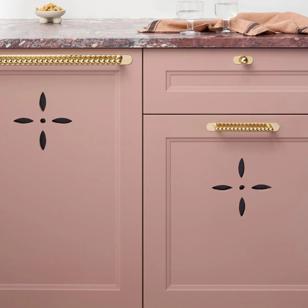 Bobbin D-Bar Cabinet Pull