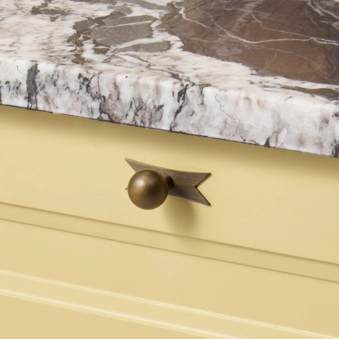 Bobbin Cabinet Knob and Ribbon Backplate