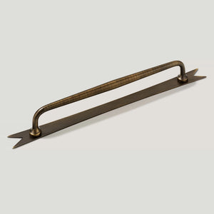 Grayson Cabinet Pull and Ribbon Backplate