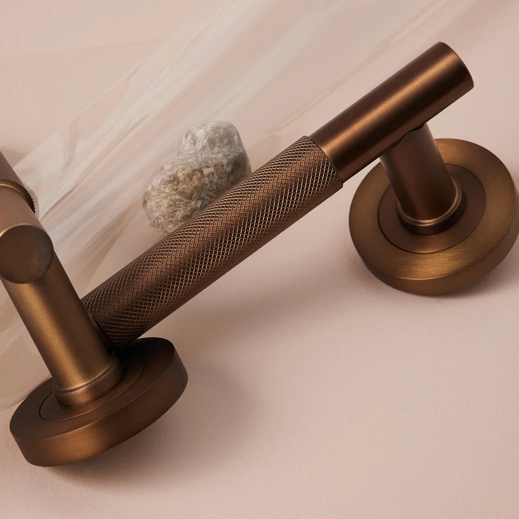 Kintore Knurled Door Lever