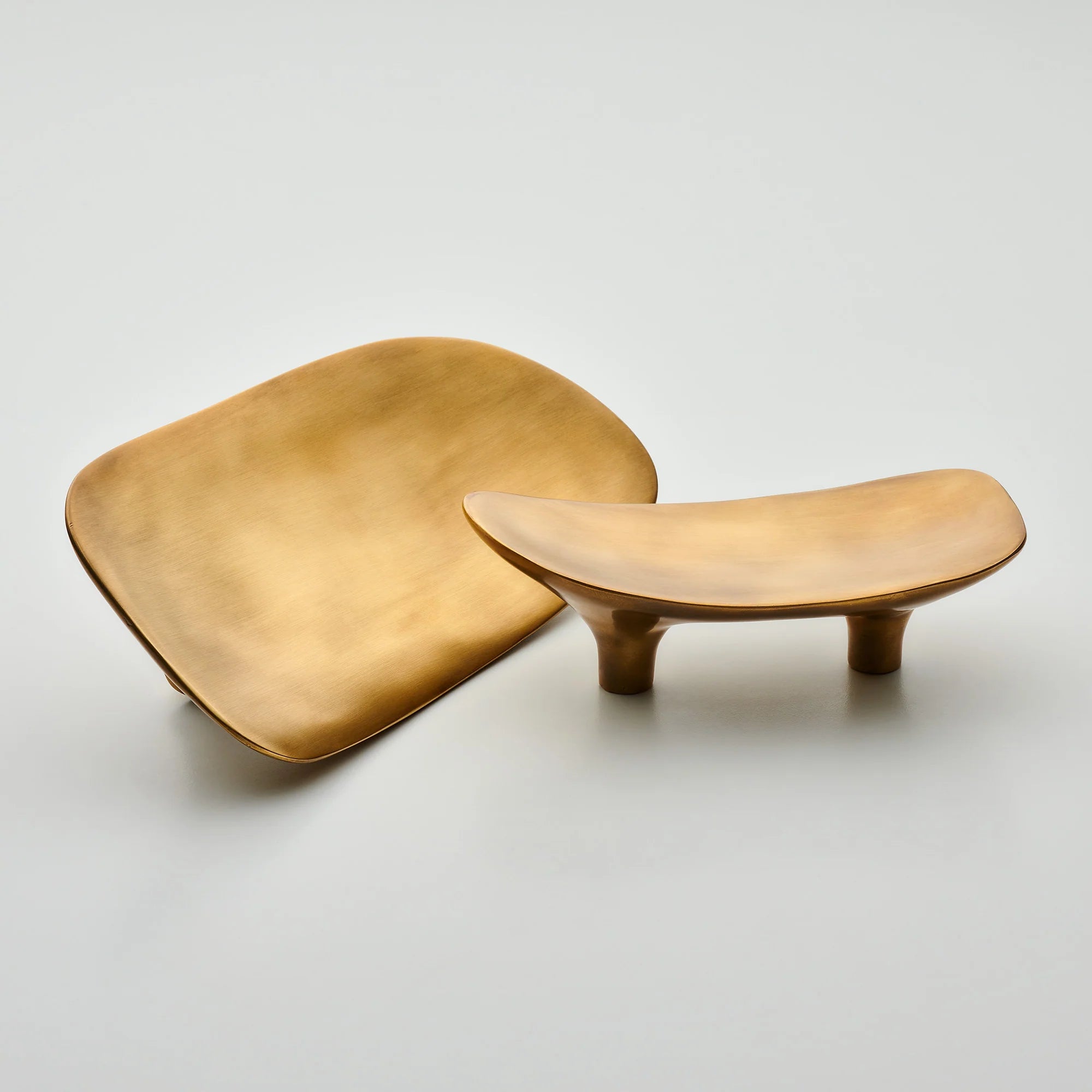 Darwin Oyster Organic Cabinet Pull, Solid Brass