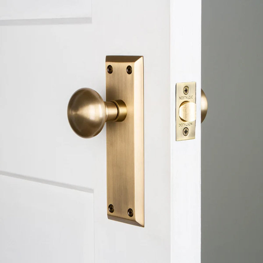 New York Long Plate Door Knob Set