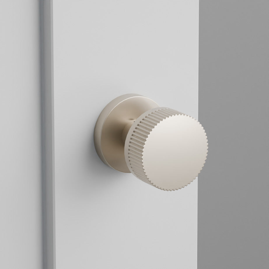 Straight Knurled Door Knob with Disk Rosette