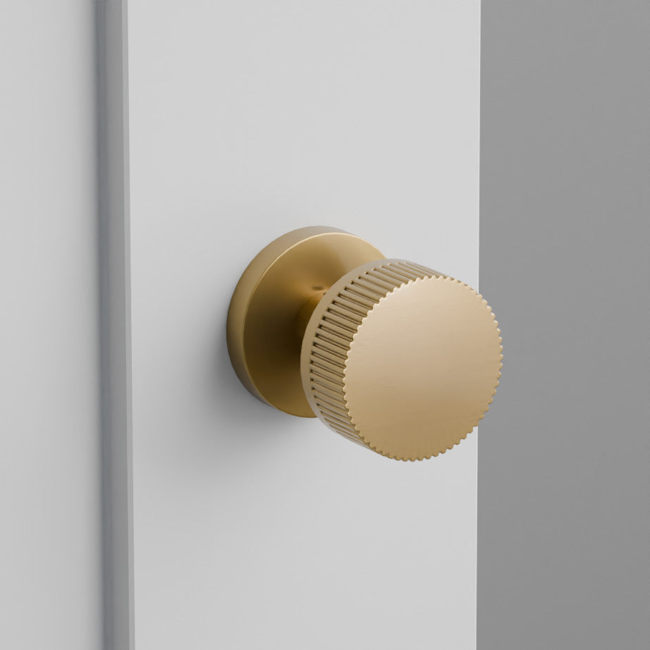 Straight Knurled Door Knob with Disk Rosette